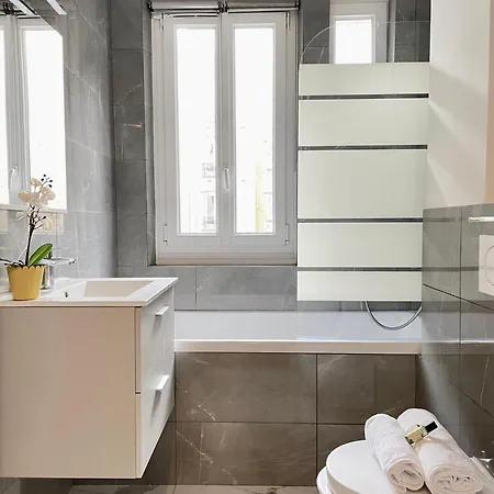 Appartement Eiffel Tower Stylish Retreat à Paris Extérieur photo