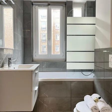 Appartement Eiffel Tower Stylish Retreat à Paris Extérieur photo
