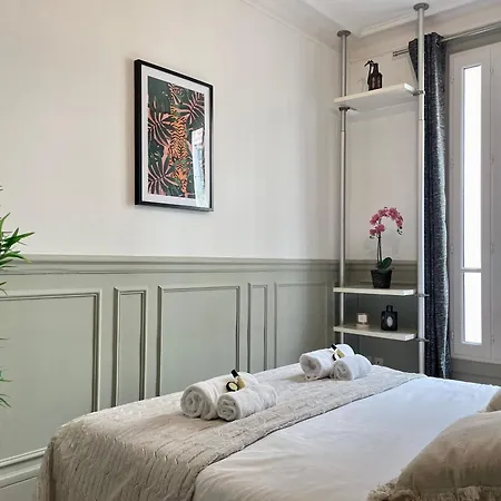 Appartement Eiffel Tower Stylish Retreat à Paris Extérieur photo