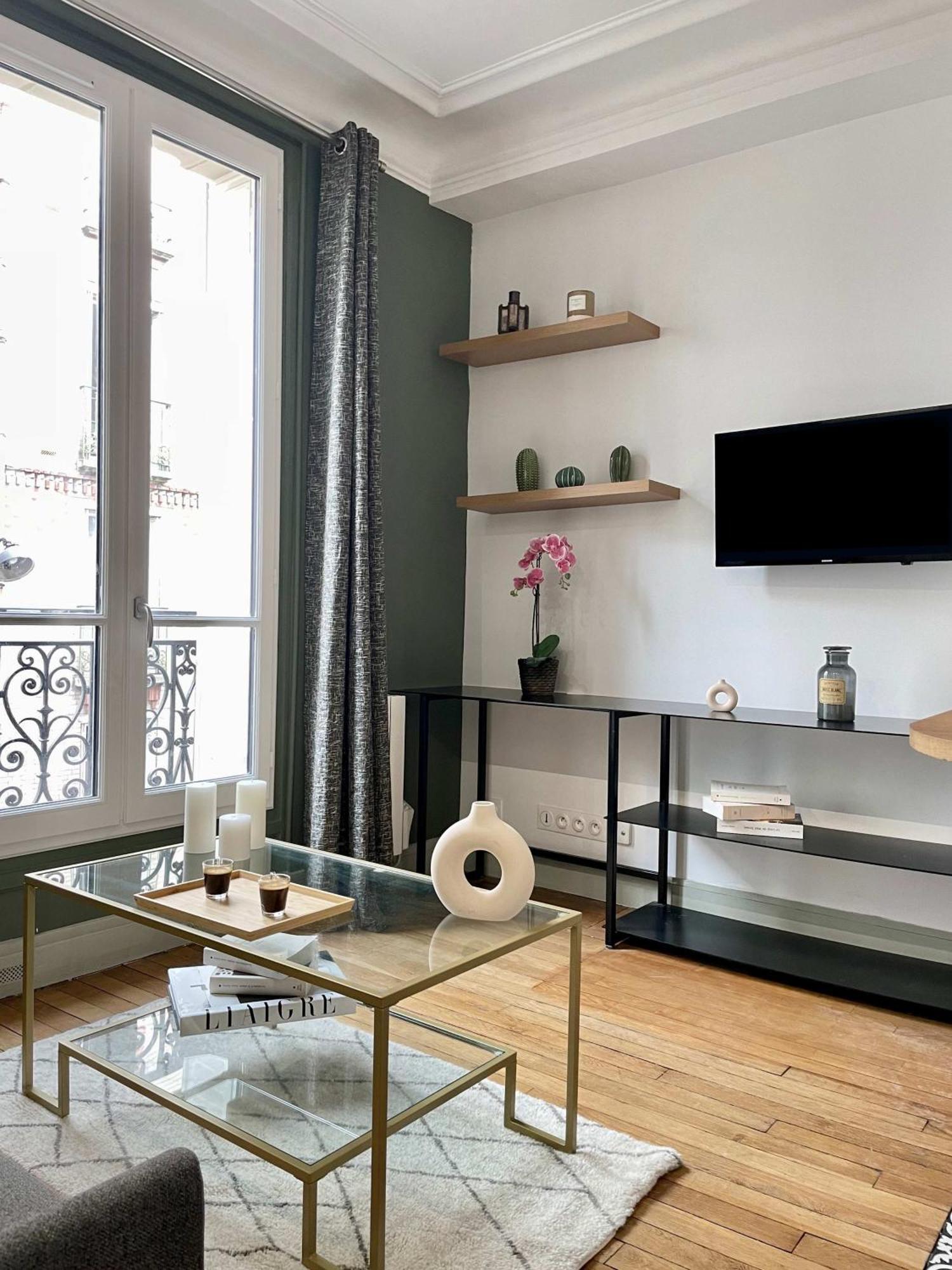 Appartement Eiffel Tower Stylish Retreat